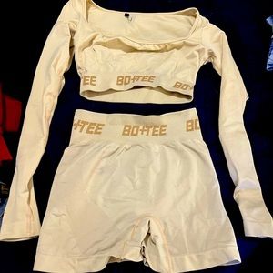 Bo+tee set s/m. Didn’t fit only used 2 times in good conditions.